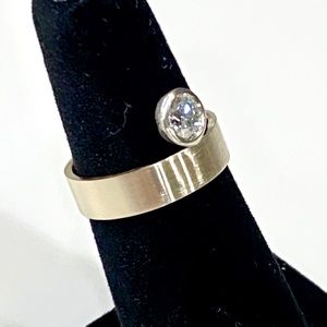 Solitaire Offset Bezel Set Diamond
